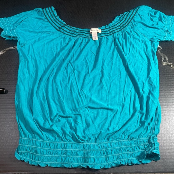 NWOT American Rag flocked turquoise open shoulders top Medium - Picture 7 of 8